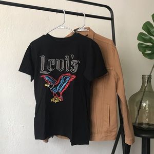 Levi novelty Tee